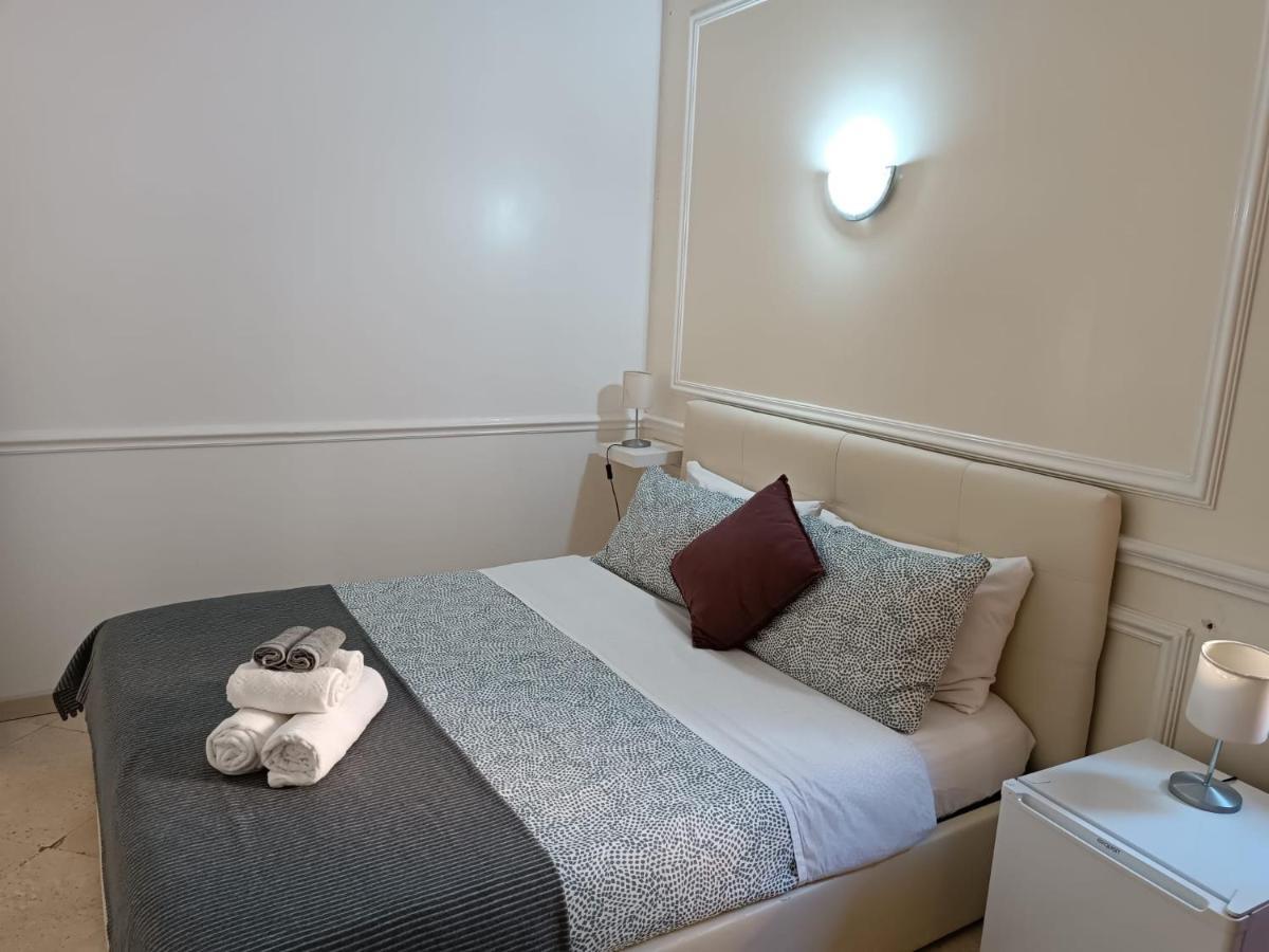 Navona Private Rooms Bnb Rome Exterior photo