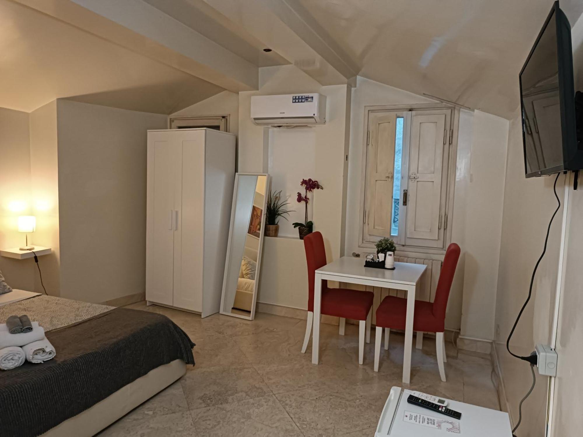 Navona Private Rooms Bnb Rome Exterior photo